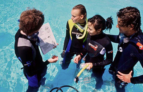 Discover-scuba-pool-session
